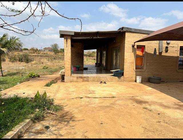 3 BEDROOM HOUSE FOR SALE IN MUTOTI